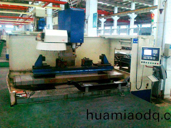 前(qian)軸(zhou)十孔(kong)加工(gong)專用立式(shi)加工(gong)