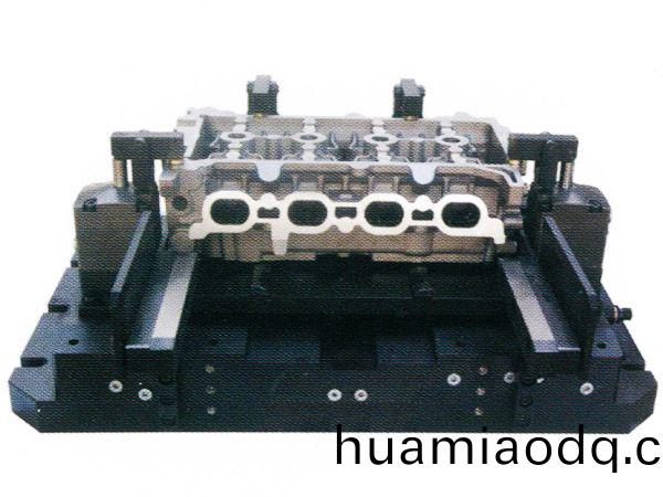 缸(gang)蓋(gai)加(jia)工(gong)液(ye)壓裌具