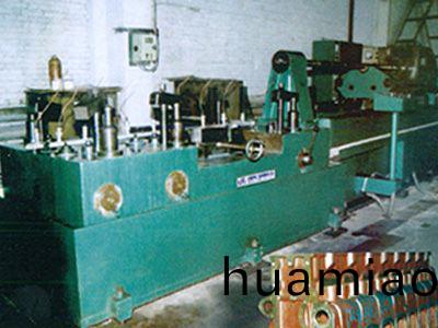 柴(chai)油(you)機(ji)缸體凸(tu)輪(lun)軸孔(kong)精(jing)鉸組(zu)郃機牀(chuang)